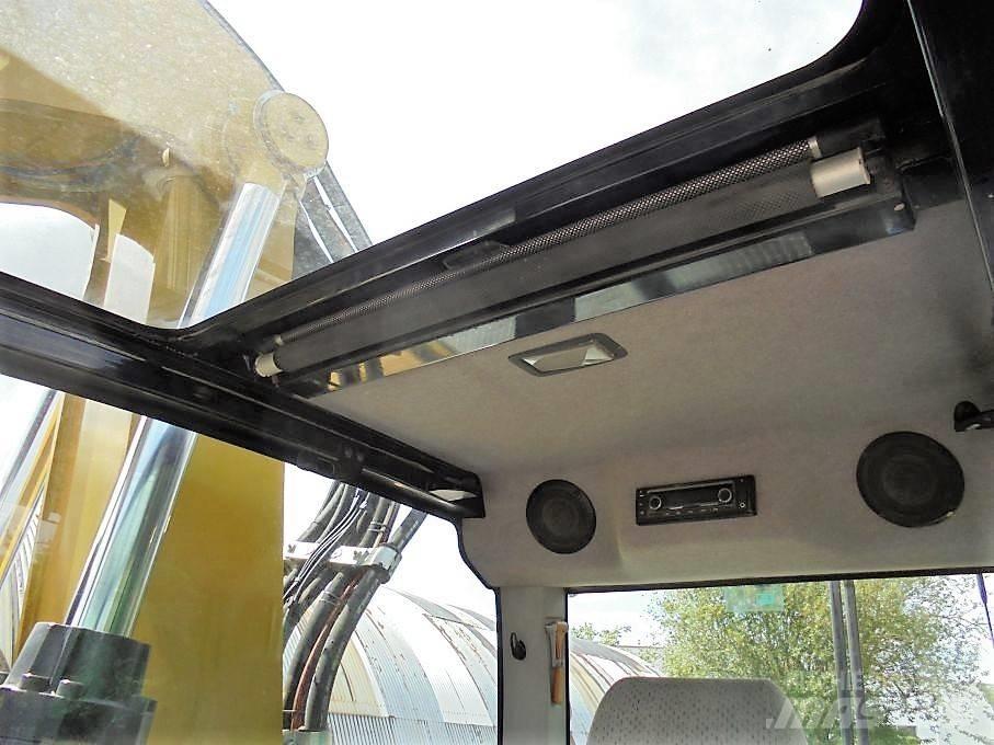 CAT M 320 F Ratiniai ekskavatoriai
