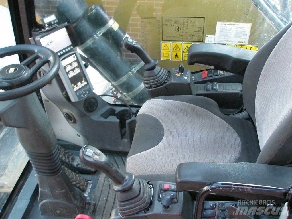 CAT MH3024 Atliekų / pramoniniai krautuvai