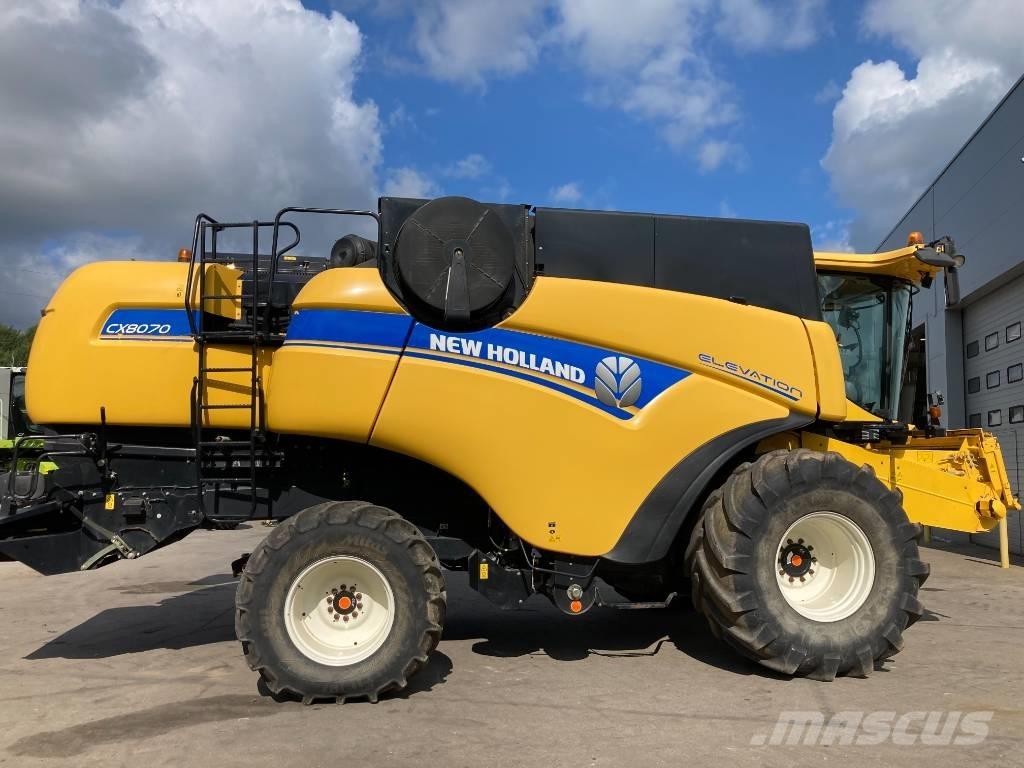New Holland CX 8070 Derliaus nuėmimo kombainai