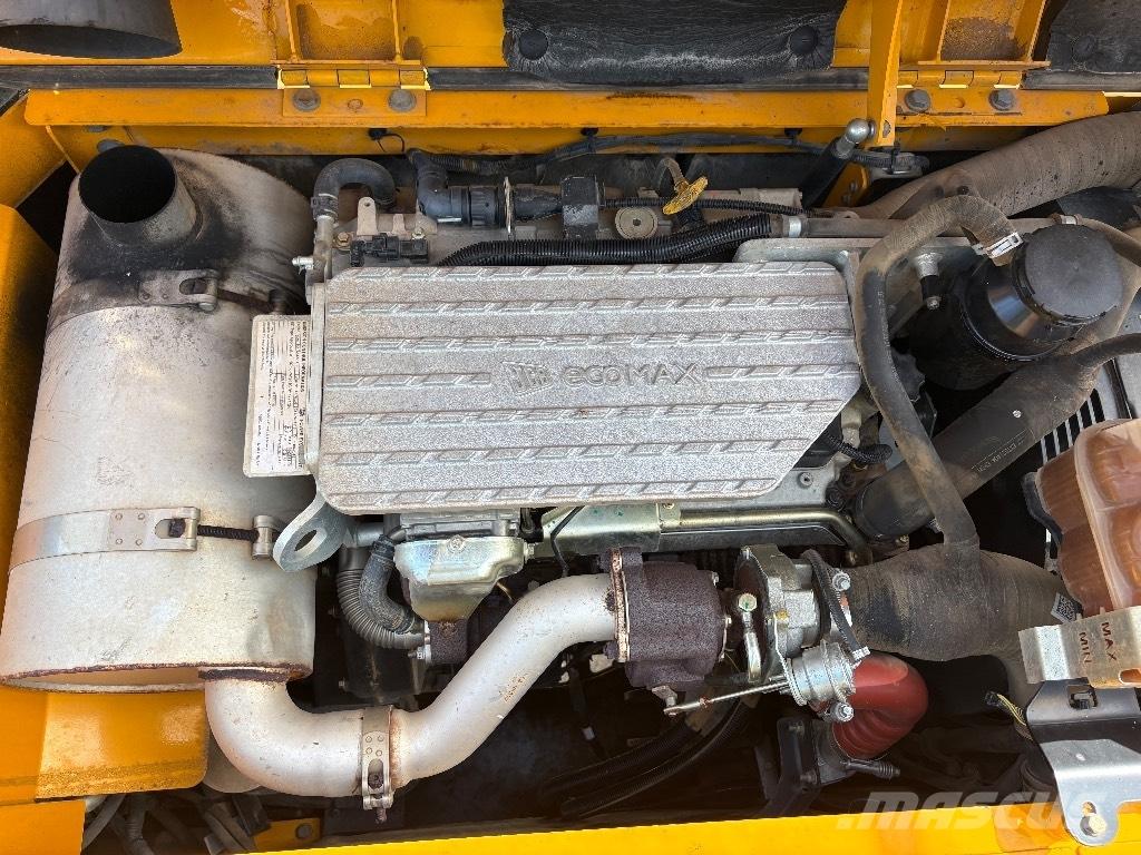 JCB JS 131 Vikšriniai ekskavatoriai