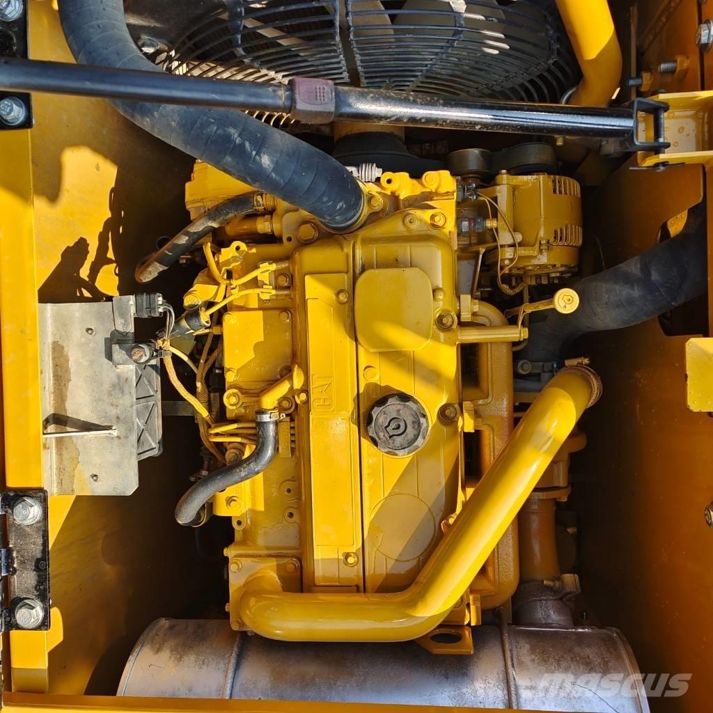 CAT 313 D Vikšriniai ekskavatoriai