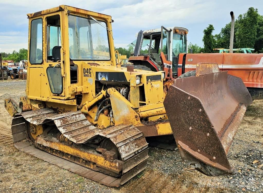 CAT D 4 C Vikšriniai buldozeriai