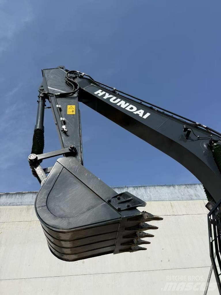 Hyundai R220-9S Vikšriniai ekskavatoriai