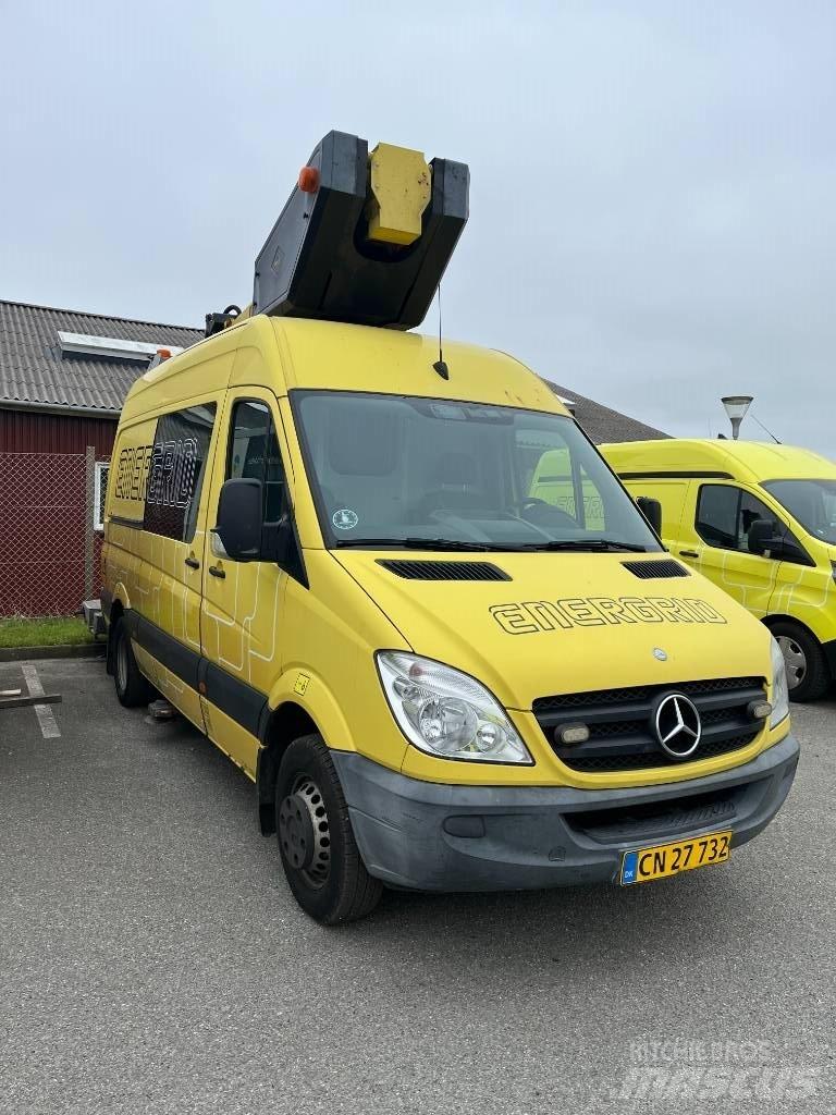 VERSALIFT VT-145-F Ant vilkikų montuojamos kėlimo platformos
