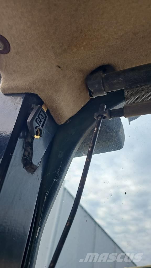 CAT 963 C Vikšriniai krautuvai