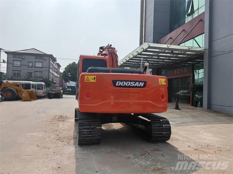 Doosan DX150 Vikšriniai ekskavatoriai