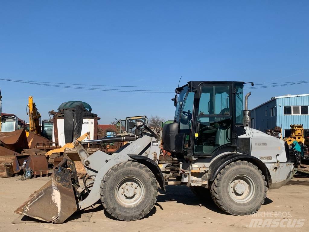 CAT 908H Naudoti ratiniai krautuvai