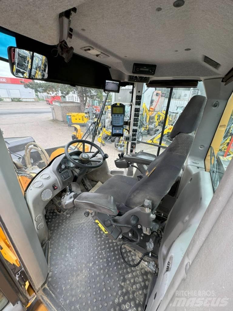 Volvo L150H Naudoti ratiniai krautuvai