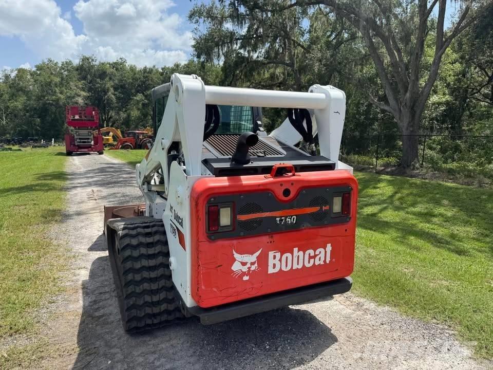 Bobcat T750 Krautuvai su šoniniu pasukimu