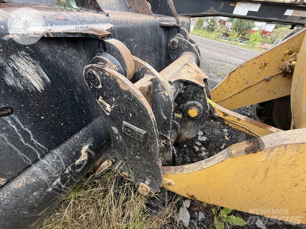CAT 972 M Naudoti ratiniai krautuvai