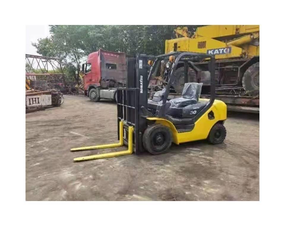 Komatsu 3Ton Dyzeliniai krautuvai