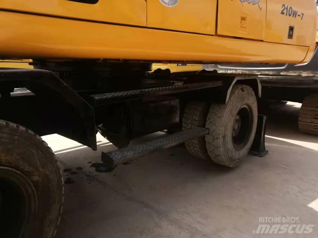 Hyundai 210-7 Ratiniai ekskavatoriai