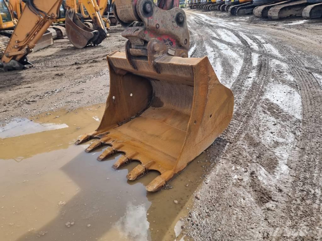 JCB JS220 LC T4 Vikšriniai ekskavatoriai