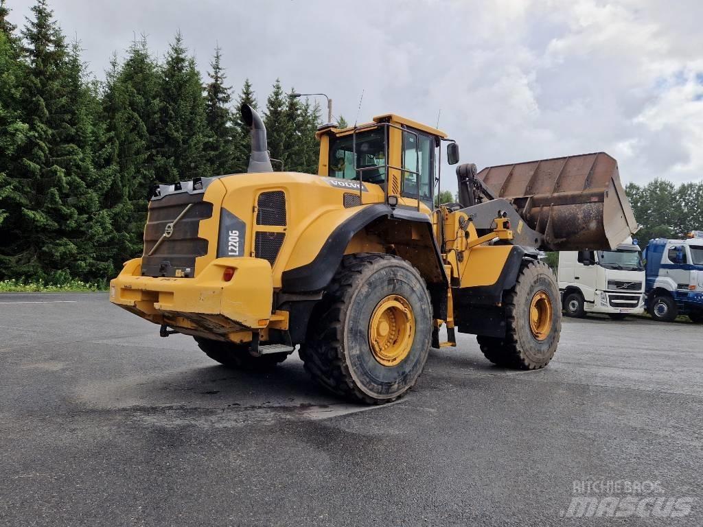Volvo L 220 G Naudoti ratiniai krautuvai