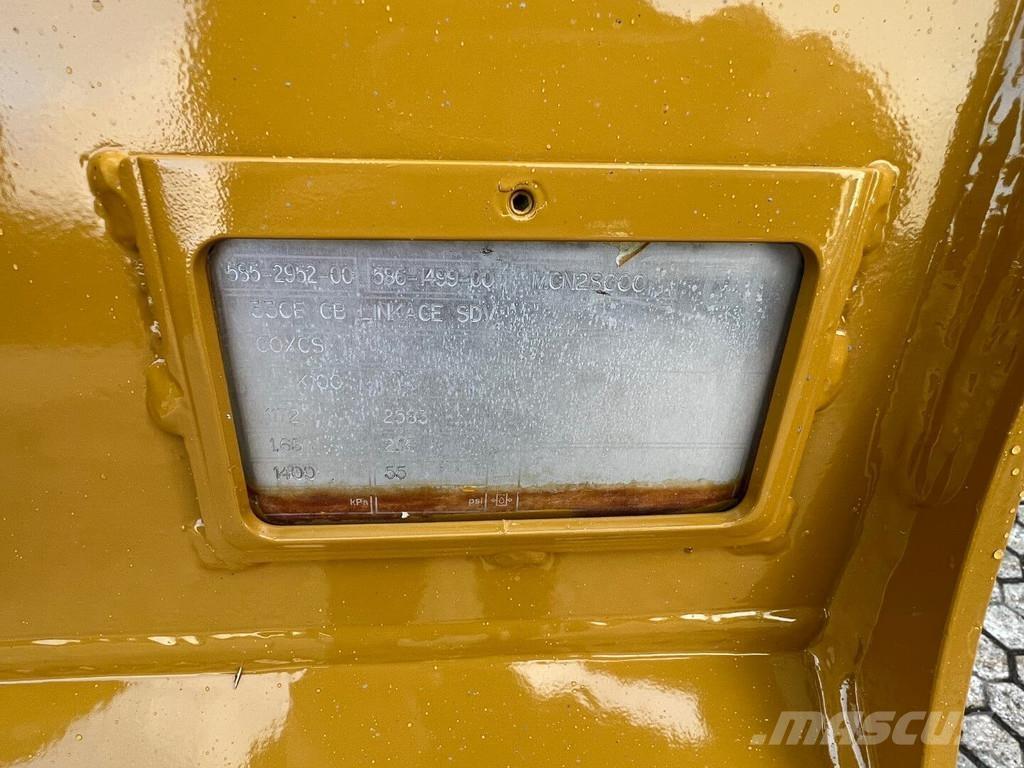 CAT 326-07 Vikšriniai ekskavatoriai