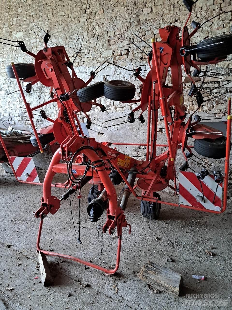 Kuhn GF7902 Šieno grėbliai ir vartytuvai