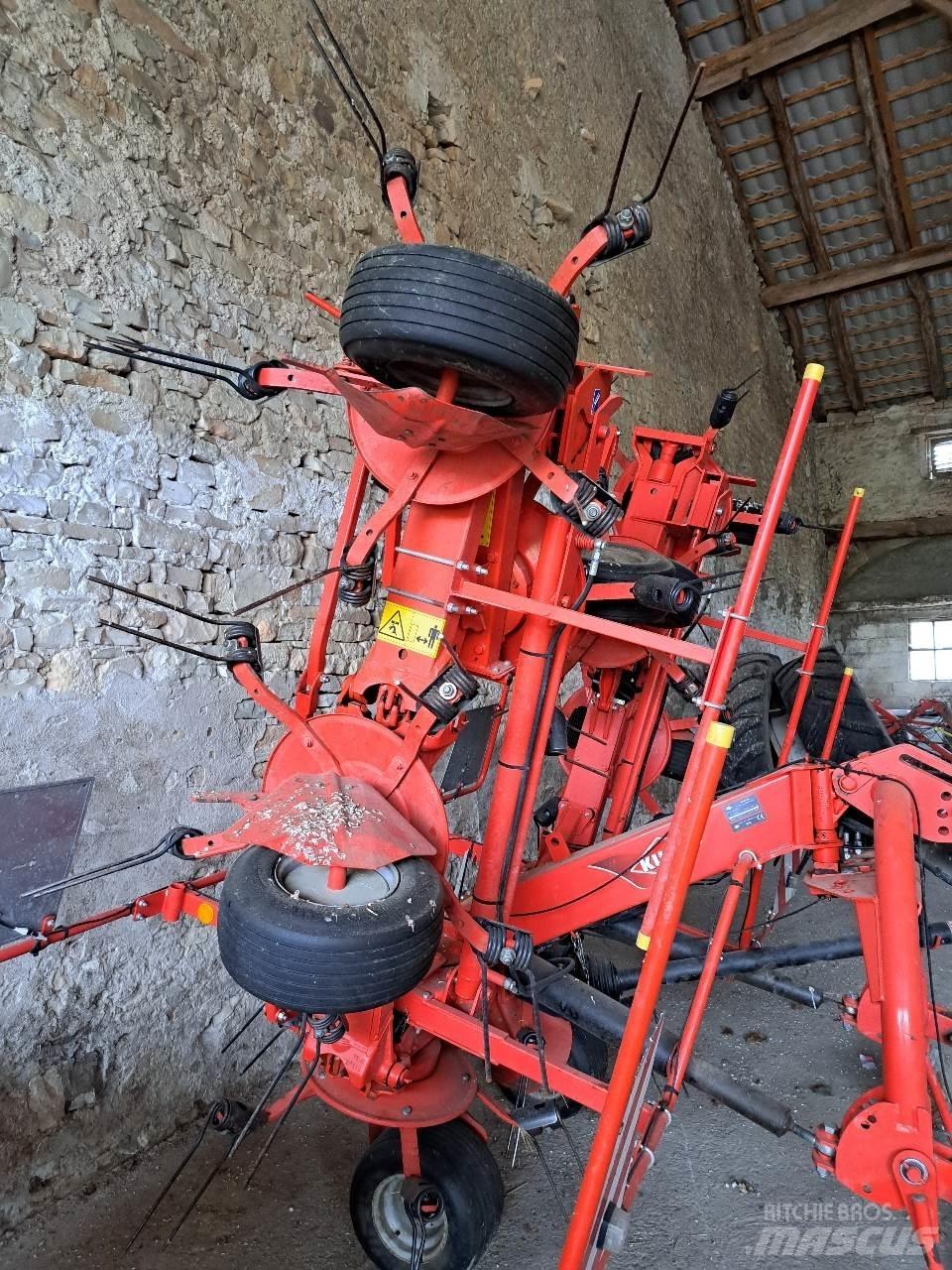 Kuhn GF7902 Šieno grėbliai ir vartytuvai