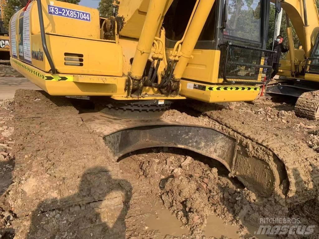 Komatsu PC 220-8M0 Vikšriniai ekskavatoriai