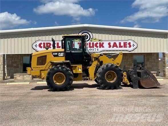 CAT 930M Naudoti ratiniai krautuvai