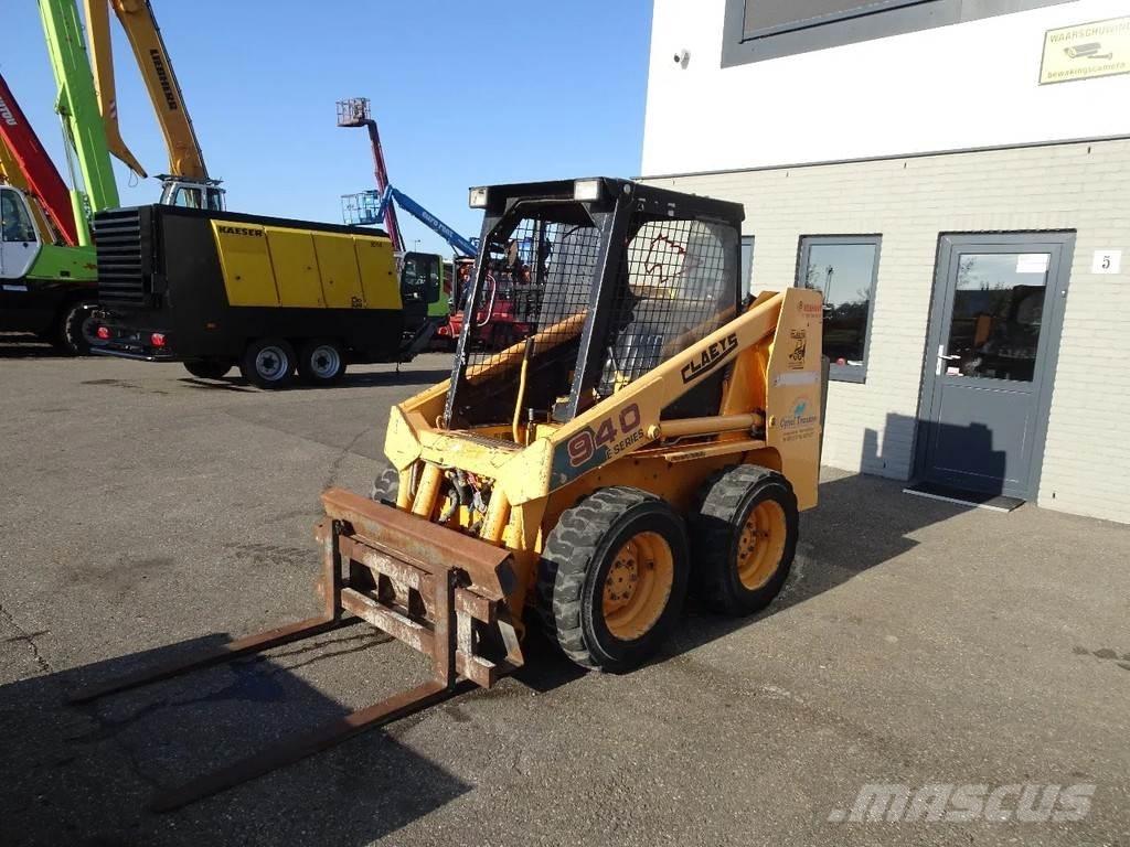 Mustang 940 Krautuvai su šoniniu pasukimu