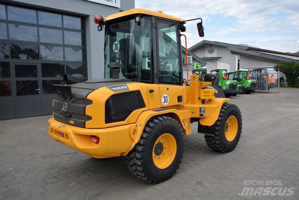 Volvo L30HS Naudoti ratiniai krautuvai