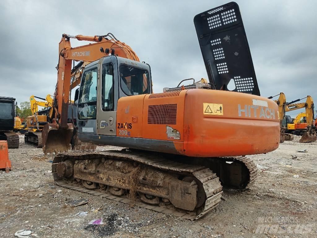 Hitachi ZX 200 Vikšriniai ekskavatoriai