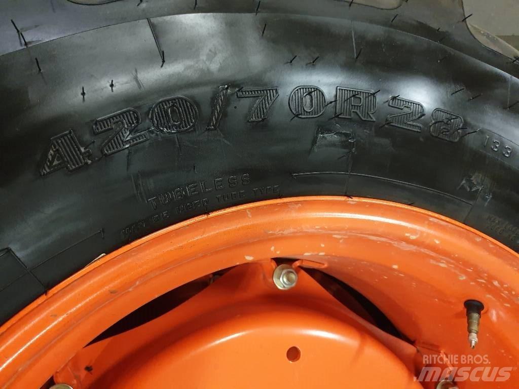 Kubota Hjul Kiti naudoti traktorių priedai