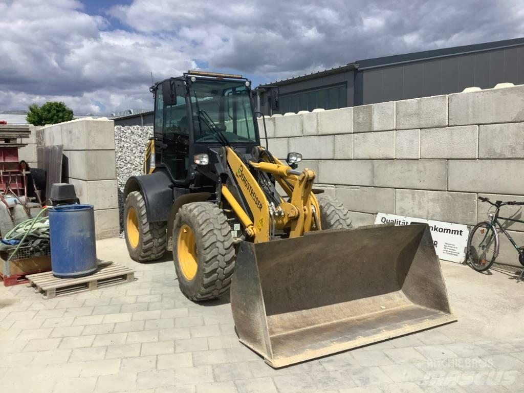 Komatsu WA100M-8 Naudoti ratiniai krautuvai