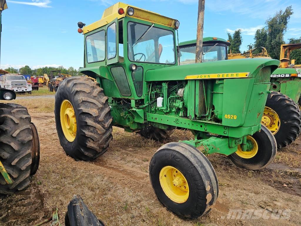 John Deere 4620 Traktoriai