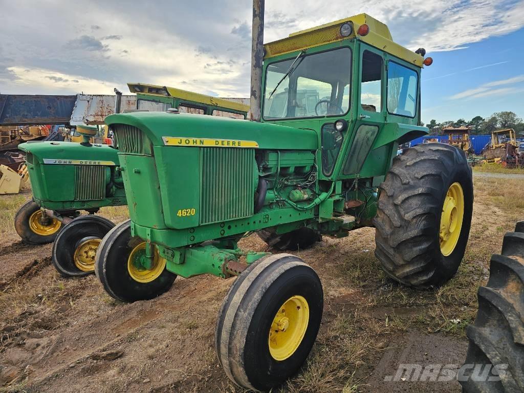 John Deere 4620 Traktoriai