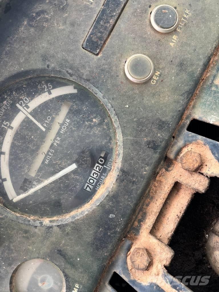 John Deere 4620 Traktoriai