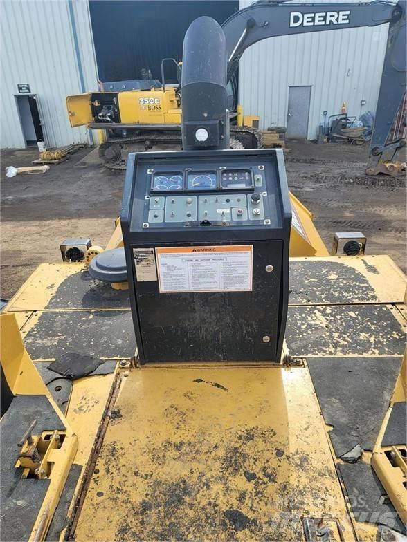 CAT AP-655C Asfalto klotuvai