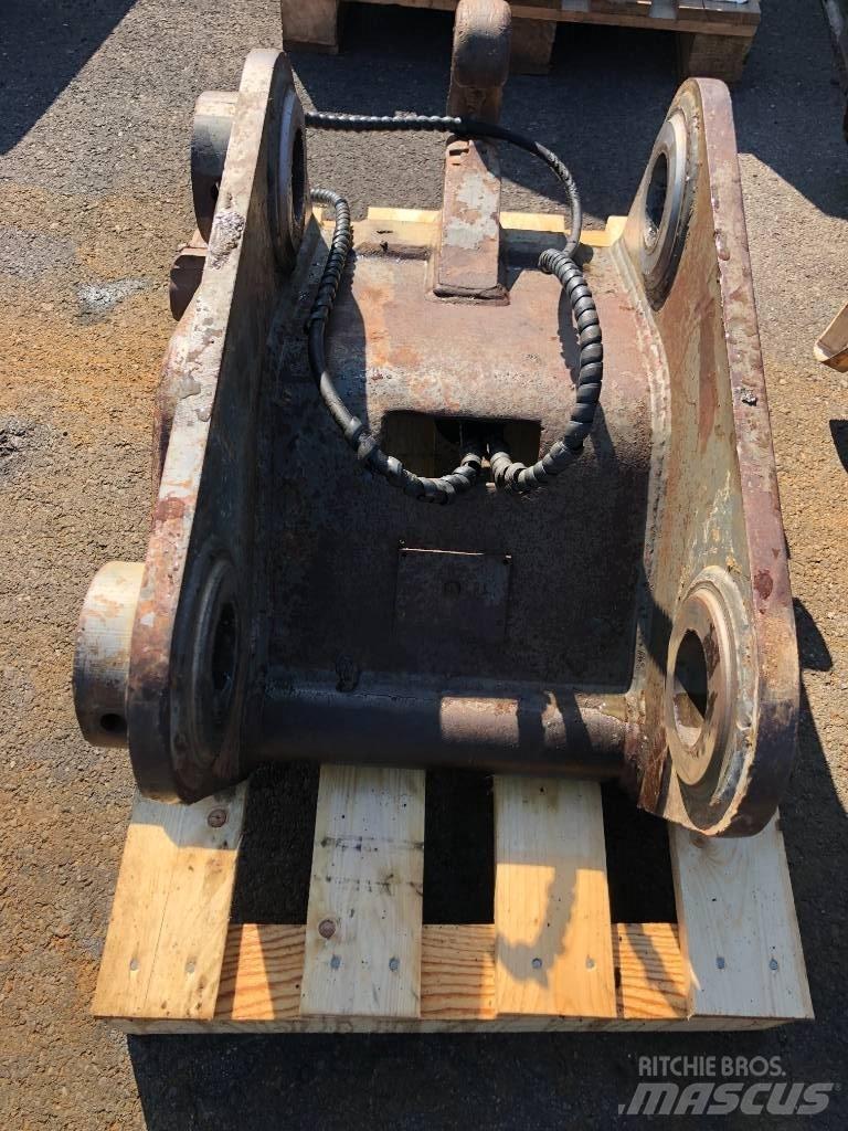 Volvo HCW40 Greito sujungimo jungtys