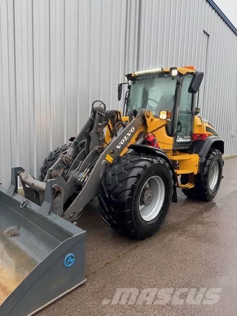 Volvo L 45 F Naudoti ratiniai krautuvai