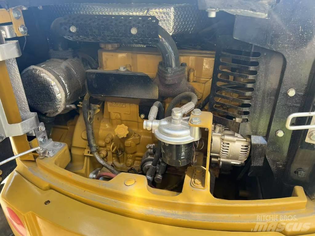CAT 304 C CR Mini ekskavatoriai < 7 t