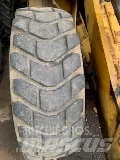 CAT 910 Naudoti ratiniai krautuvai