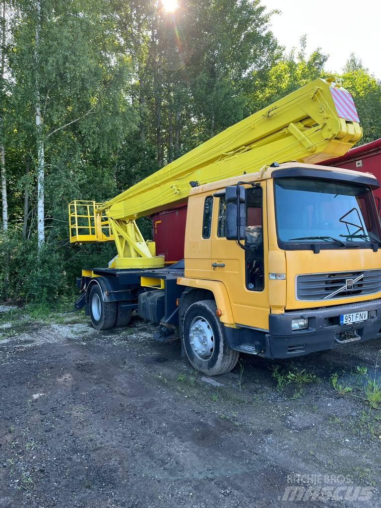 Volvo FL 6 Ant vilkikų montuojamos kėlimo platformos