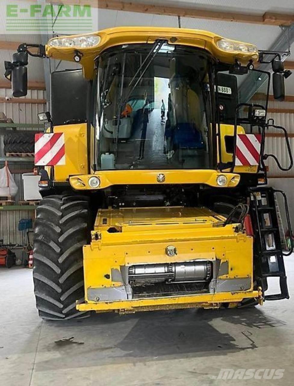 New Holland cr8080 Derliaus nuėmimo kombainai