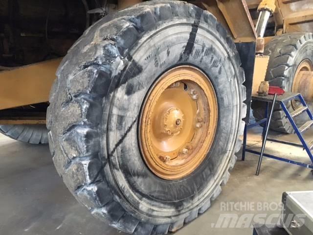 CAT 773 B Atliekų išvežimo technika