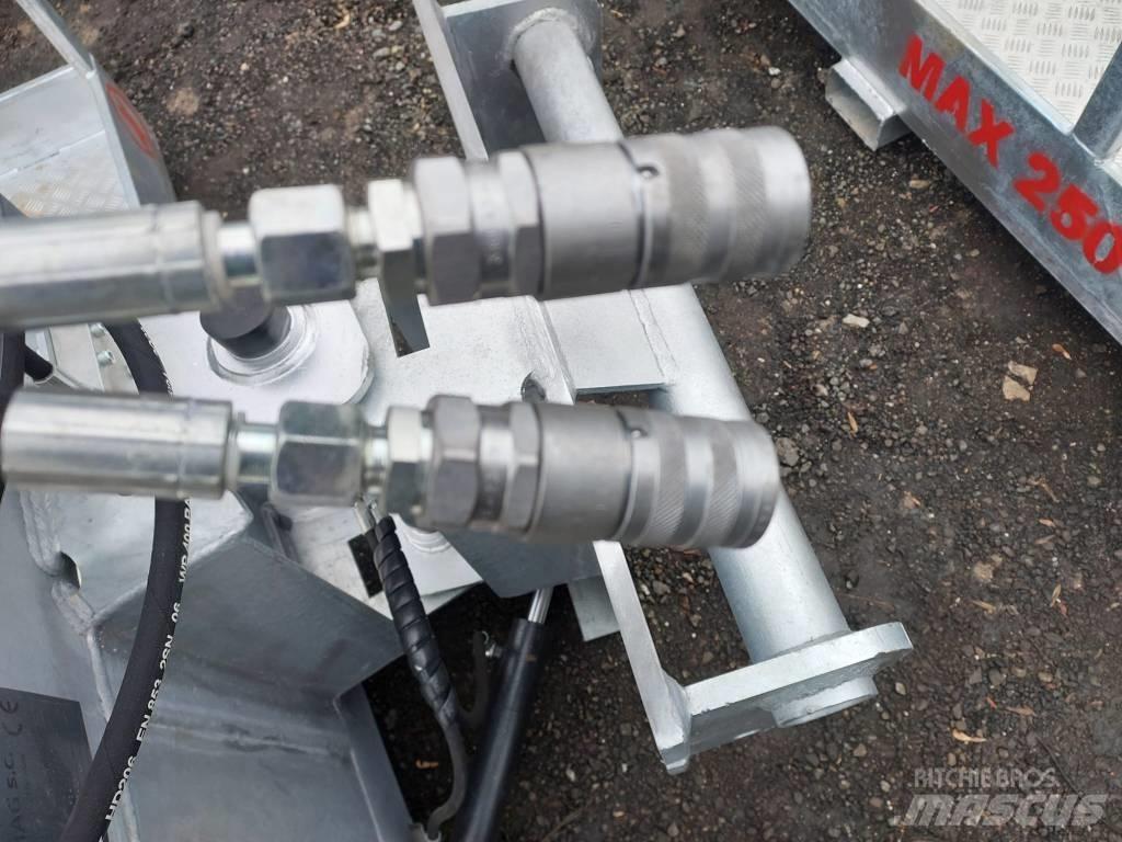 Manitou kosz Kiti naudoti statybos komponentai