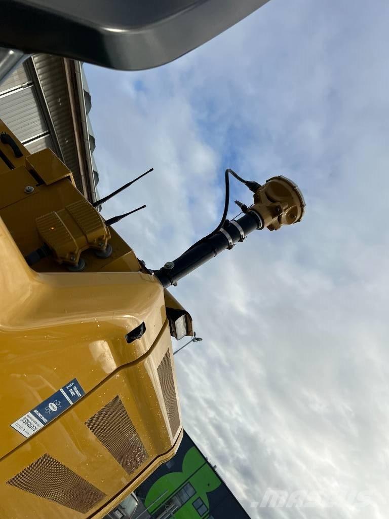 CAT 330 Vikšriniai ekskavatoriai