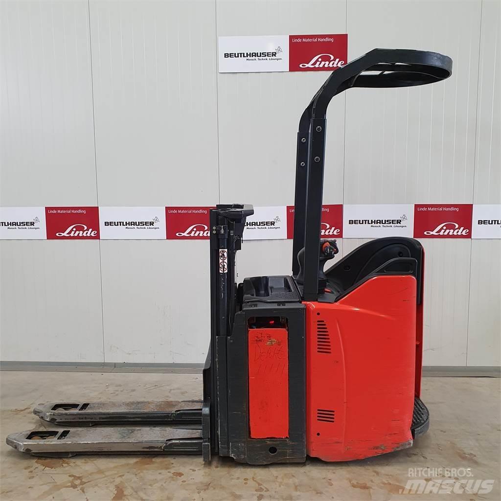 Linde D12SP Rankiniai vėžimėliai