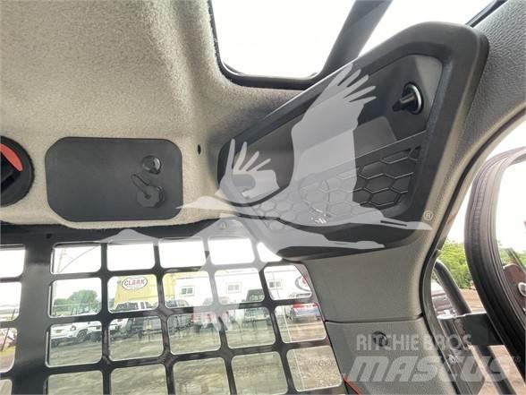Bobcat T76 Krautuvai su šoniniu pasukimu