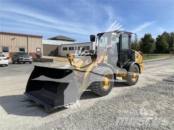 CAT 906M Naudoti ratiniai krautuvai