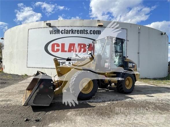 CAT 908M Naudoti ratiniai krautuvai