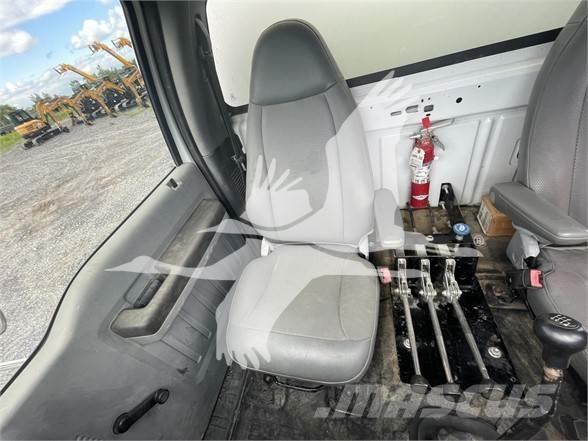 Ford F750 XL Vandens sunkvežimiai