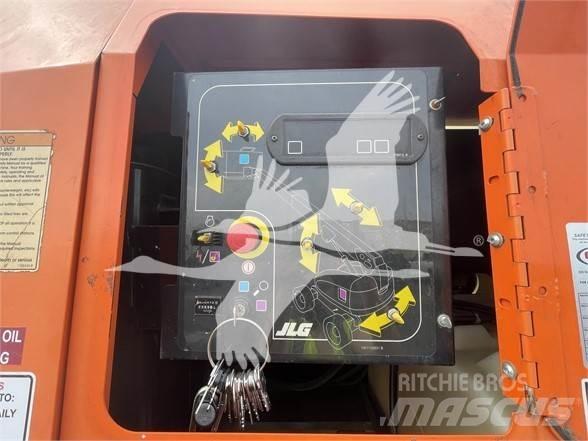 JLG 800S Teleskopiniai keltuvai