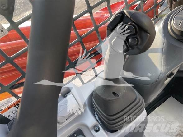 Kubota SVL75 Krautuvai su šoniniu pasukimu