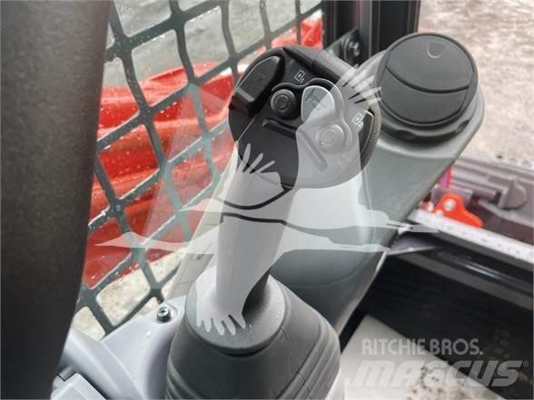 Kubota SVL75 Krautuvai su šoniniu pasukimu