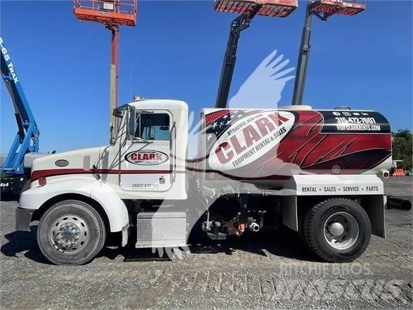 Peterbilt 330 Vandens sunkvežimiai